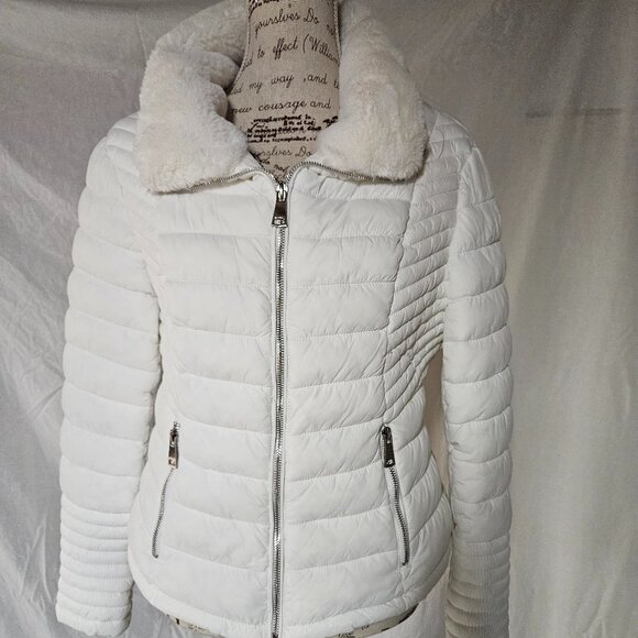 White Puffer Jacket with Faux fur trim - Picture 1 of 8